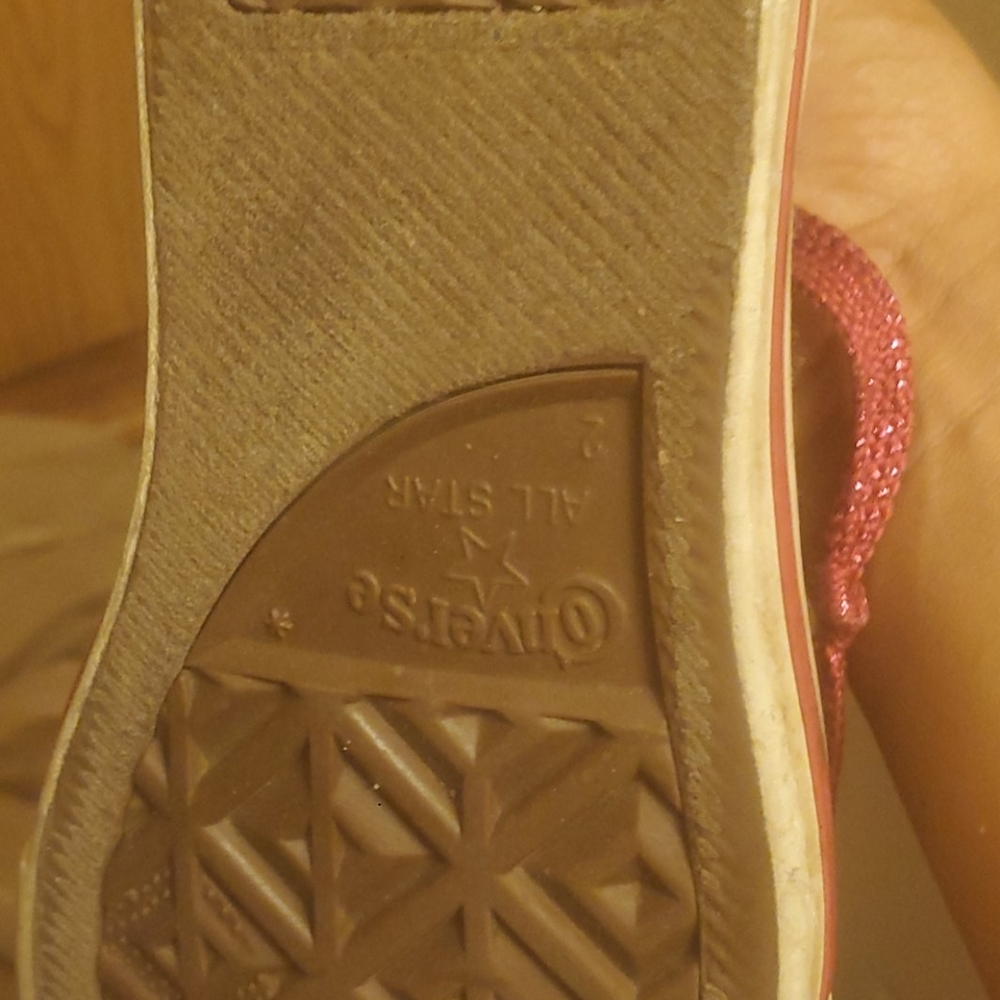 Converse - Picture 2 of 3
